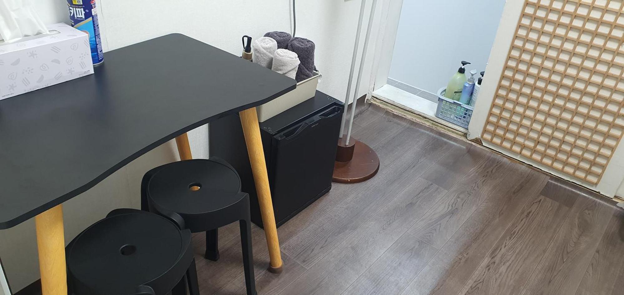 Bluebird - Foreign Only Hostel